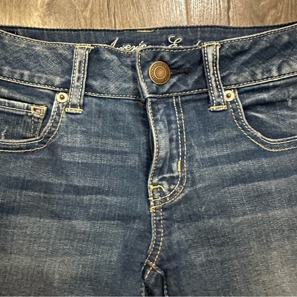 American Eagle Outfitter Women's Denim Jean Shorts Sz 4 Super Stretch EUC - Picture 2 of 9